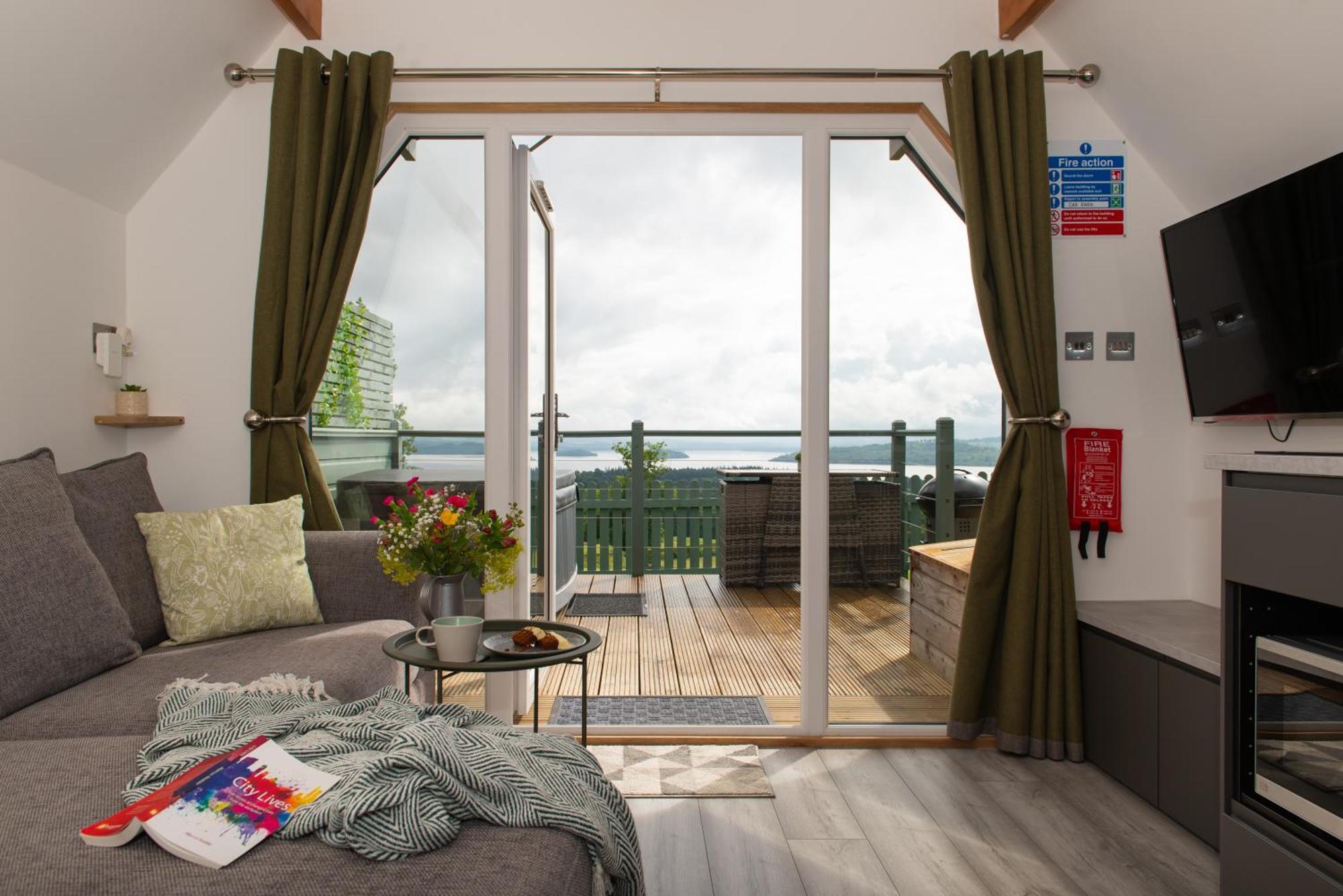 Bonnie Barns - Adults Only Luxury Lodges With Hot Tubs Luss Exterior photo